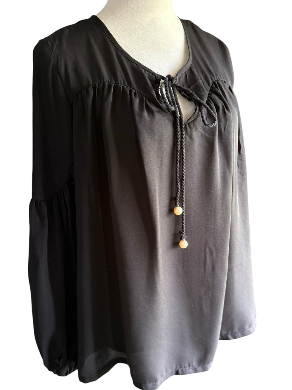 Romeo & Juliet Romantic Black Women's Tie-Neck Long Puffy Sleeve Blouse